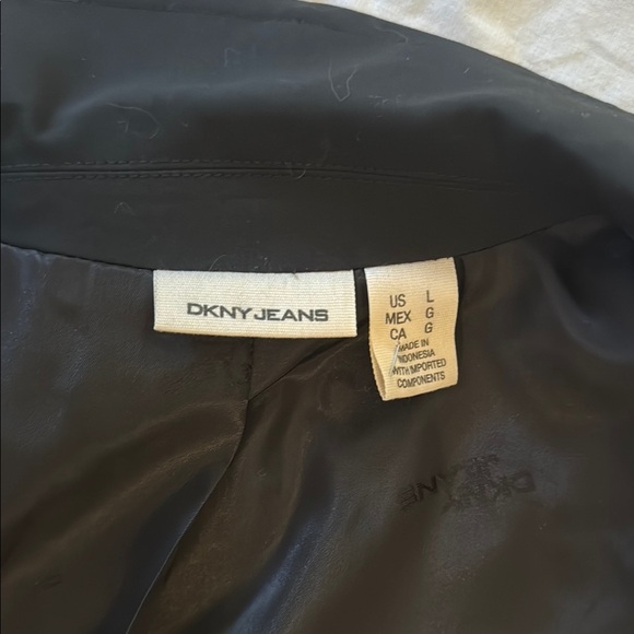 DKNY Lined Black Sleeveless Blazer Vest. Large. Pre-owned. - Picture 6 of 9